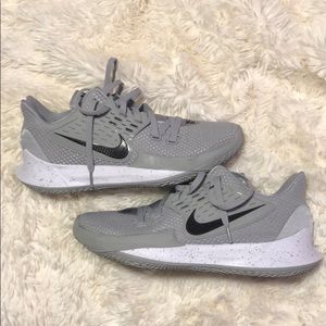 Nike kyrie low 2 grey